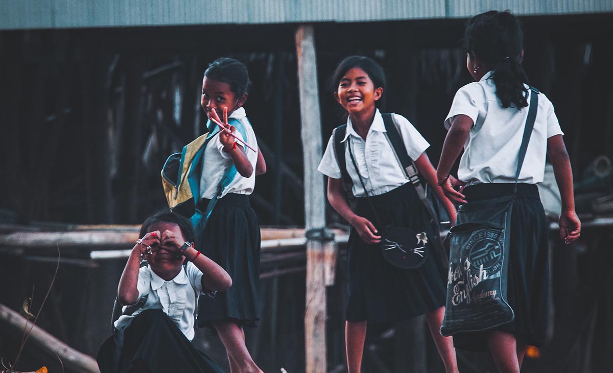 カンボジアの女子学生たち