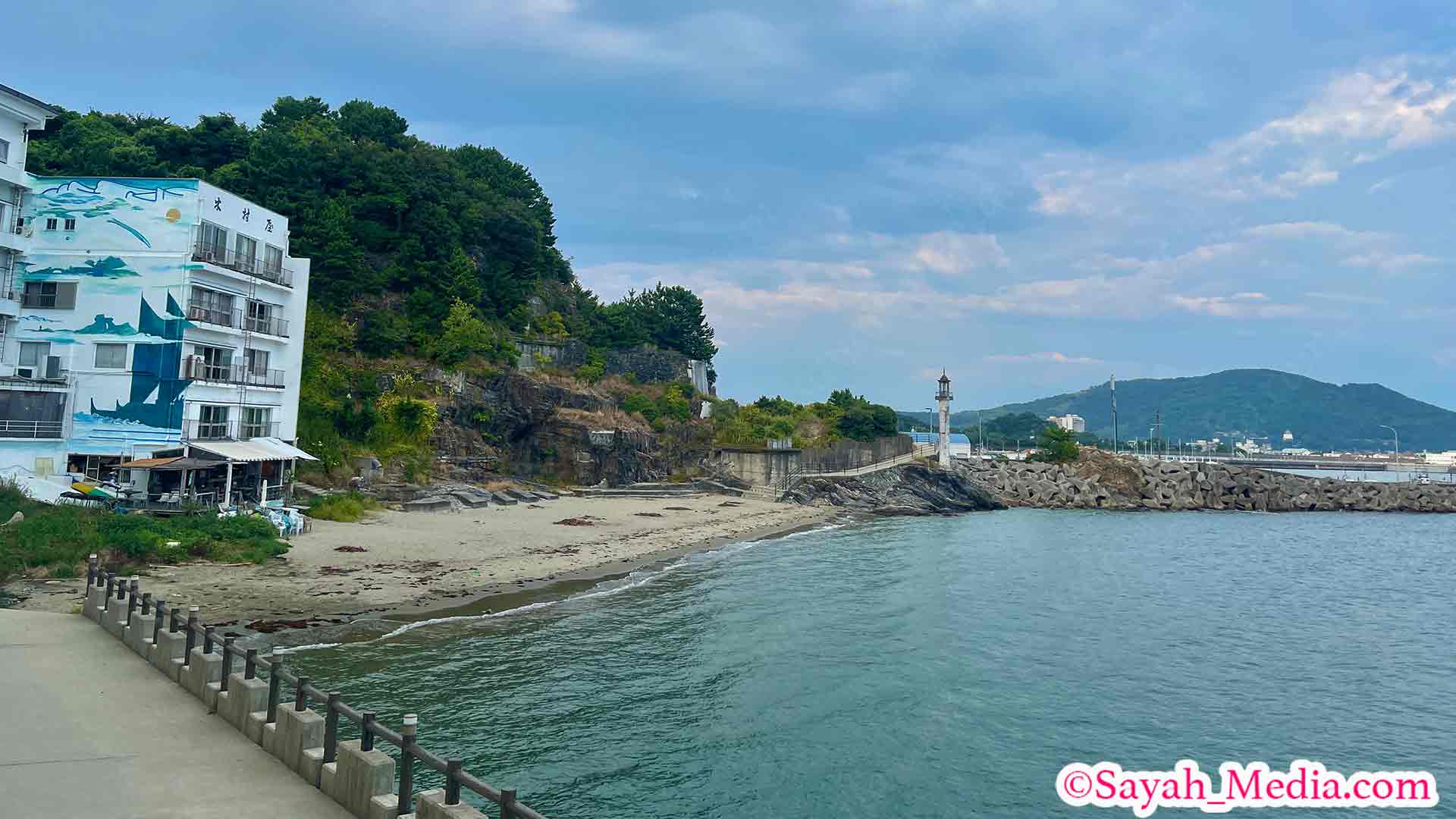 和歌山のギリシャ風リゾートホテル「エピカリス」の部屋のテラスから見える風景