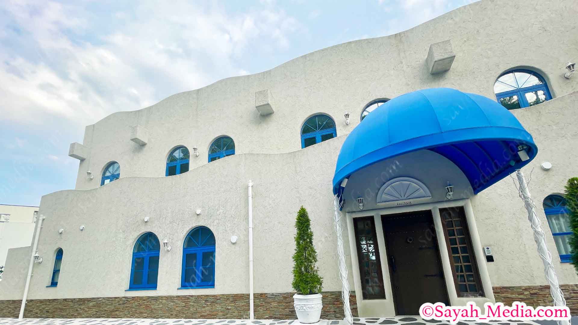和歌山のWakanoura Nature Resort EPICHARIS(エピカリス)の玄関と外観