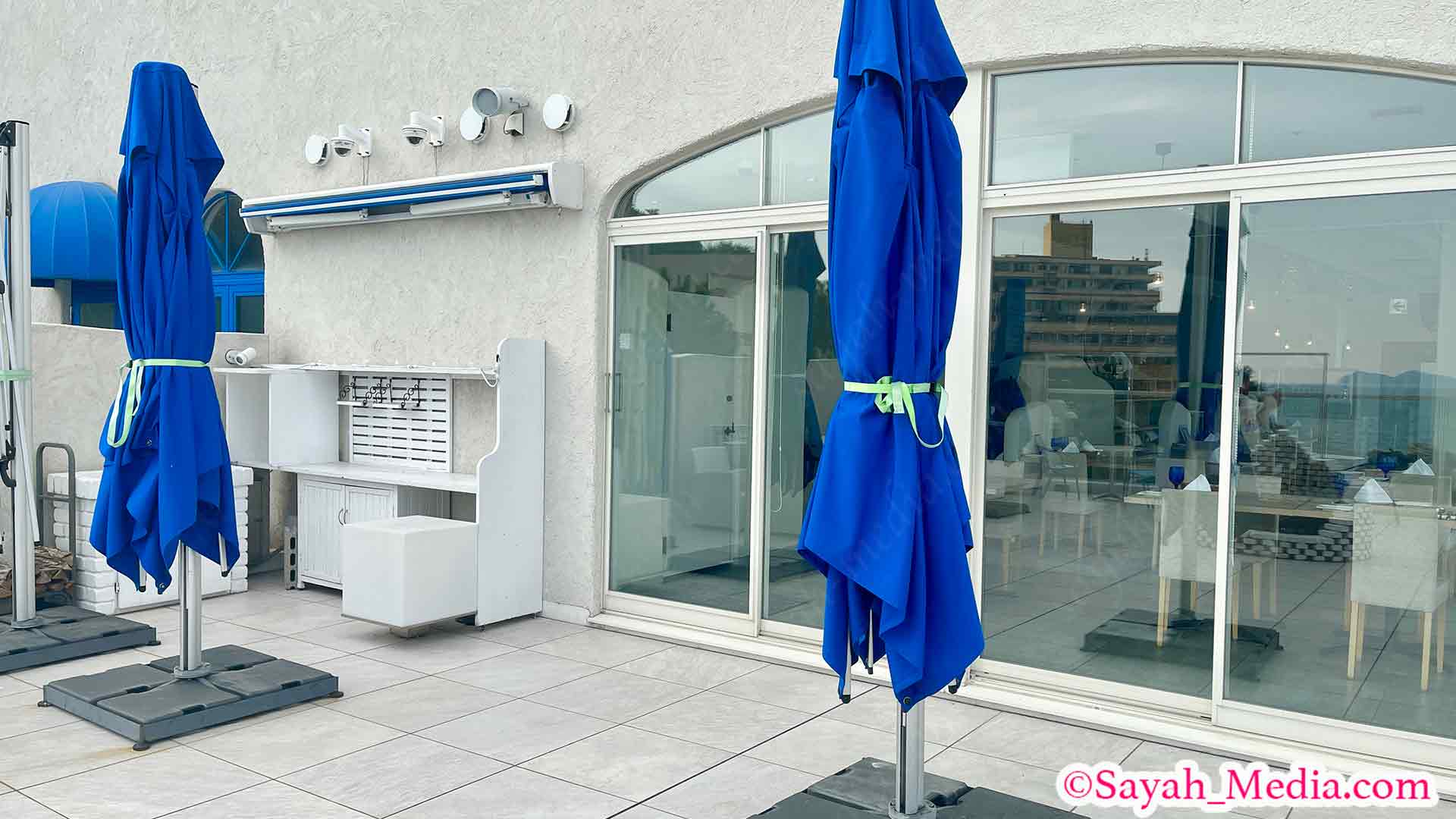 和歌山のギリシャ風リゾートホテル「エピカリス」の創作ギリシャ料理レストラン「カロスオーシャン」のテラス