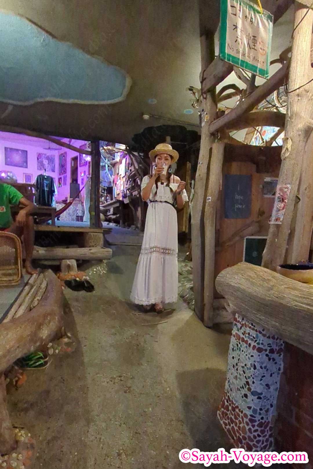 和歌山エピカリス近くのビーチバー「バグース」と私
